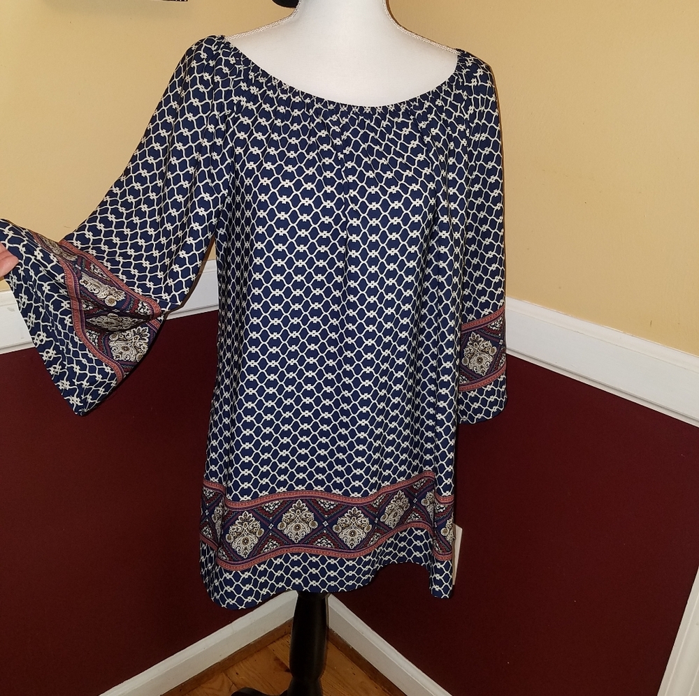 Chic Geometric Women's Tunic in Navy and Burgundy